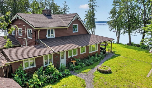 Waterfront Cottage | 230 Ft of Pristine Shoreline | Pigeon Lake| Near Bobcaygeon