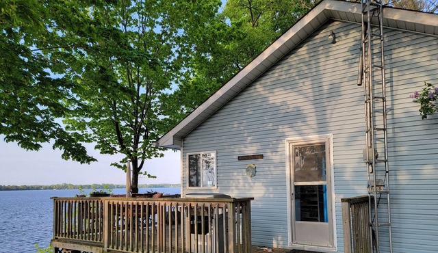 WATERFRONT COTTAGE IN GREATER NAPANEE UNIT A 4305 County road 9, Greater napanee