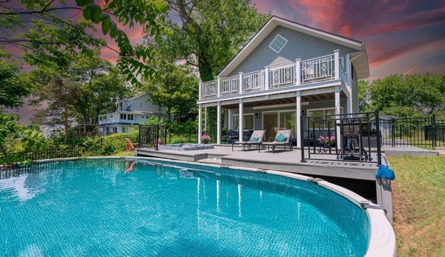 Waterfront Cottage w/Pool! Beach Access
