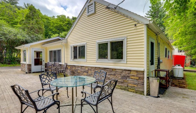 Waterfront Family Home w/Dock on Ballston Lake!