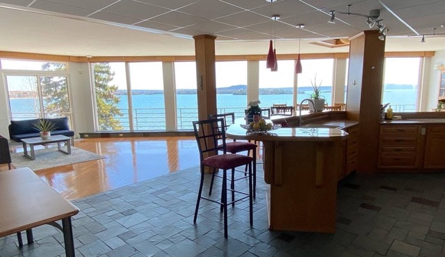 Waterfront Family Rental on Lake Superior