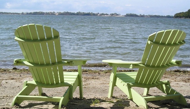 WATERFRONT, FREE PONTOON CRUISE WITH WEEKLY RENTAL