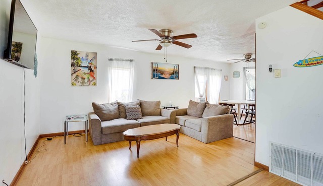 Waterfront Lake Erie Vacation Rental on the Strip!