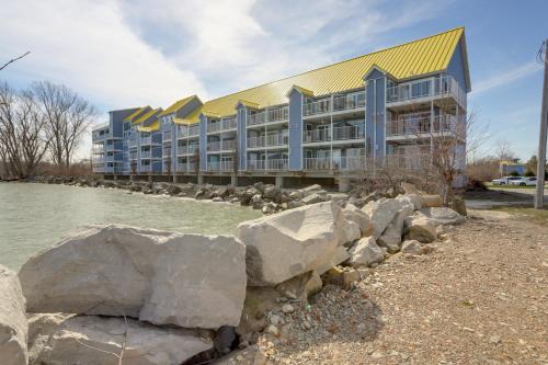 Waterfront Middle Bass Condo w/Lake Erie Views!