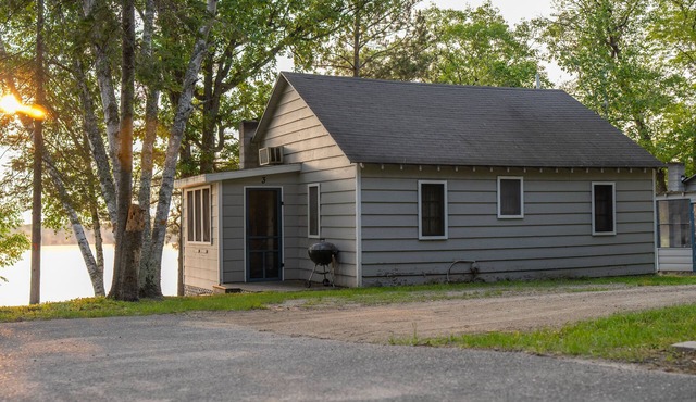 Webb Lake, Hackensack, Northern MN - 3 Bedroom, Sleeps 6 - Cabin #3 Blue Water in Hackensack