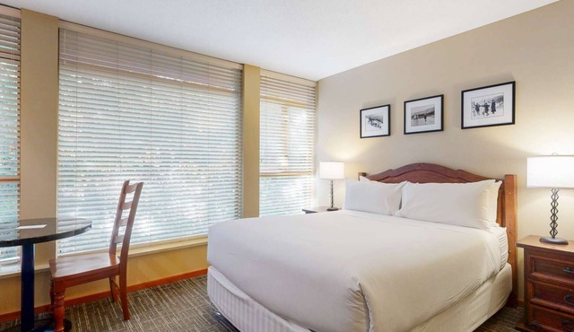 Whistler - Cascade Lodge 327