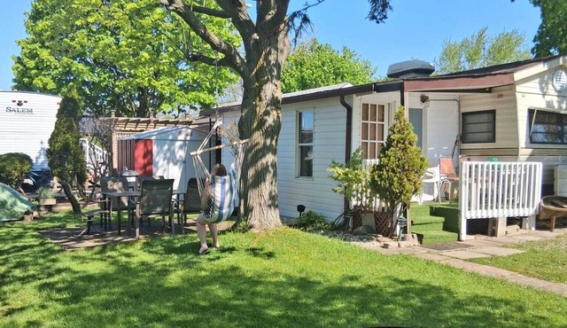 Wildwood By The Lake! Cottage Rental in Private Park next to Lake Erie!