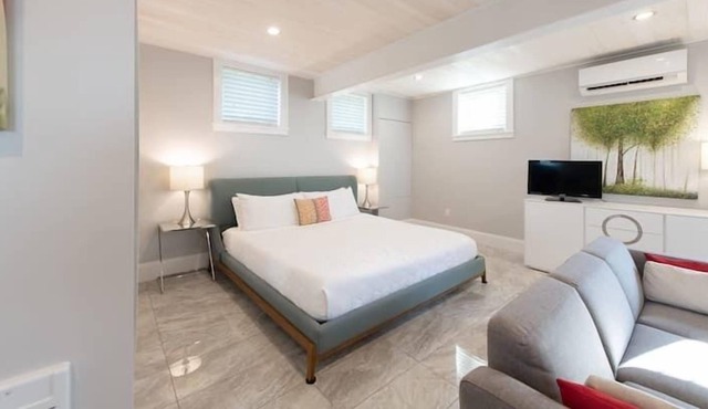 Wolfville Raven Hill Vineyard Modern Suite