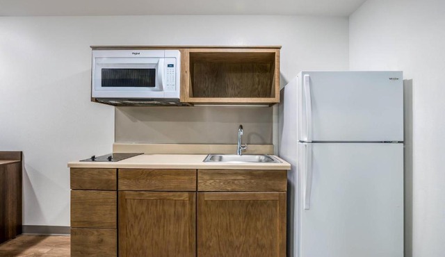 WoodSpring Suites Chicago Addison