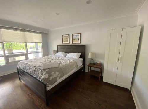 Yonge and Finch Subway !L Spacious & Bright Private Bedroom with Shared Amenties