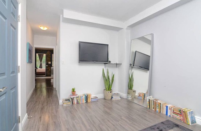 1 Bedroom Loft Style Apartment in Leslieville