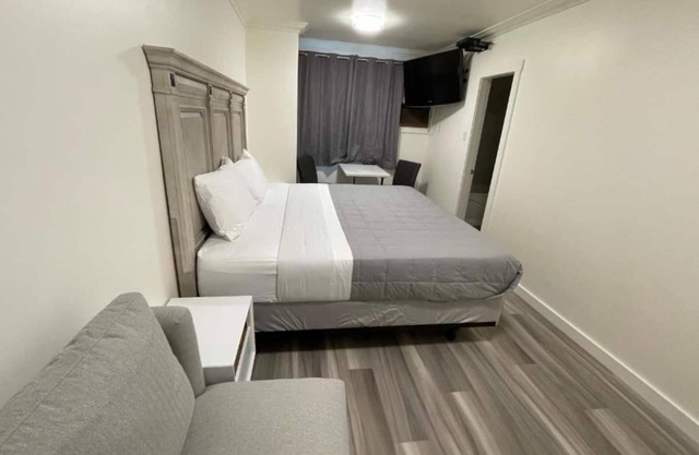 Deluxe Queen Room in Wonderous Radium
