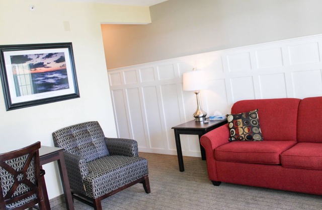 Experience the cozy Vineyard Suite just steps away from the beach 122