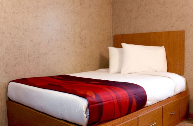Golden Prairie Lodge - Room 23 - Golden Prairie Lodge