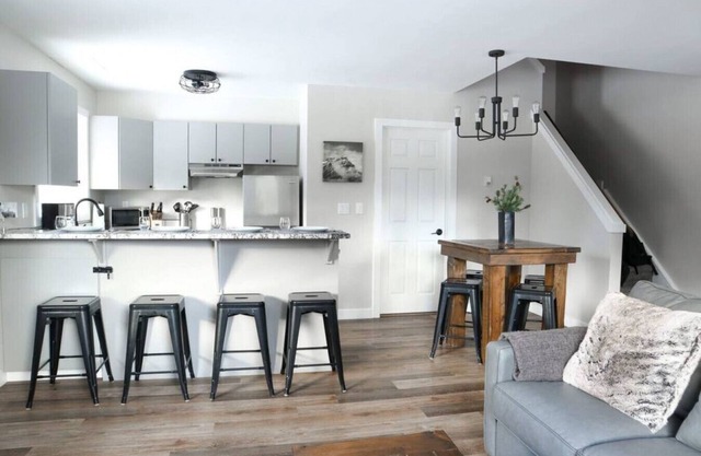 Mountain View Condo and Banff National Park Pass