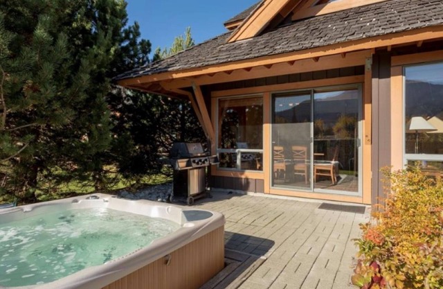 Townhouse End Unit & Rare Pet Friendly at Whistler Resort BC