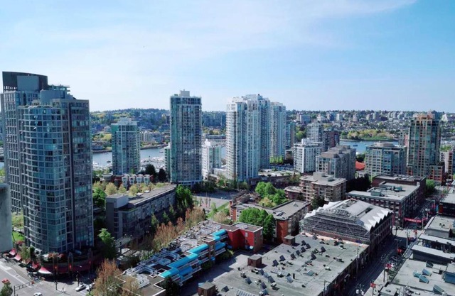 Yaletown Charming Waterview Suite