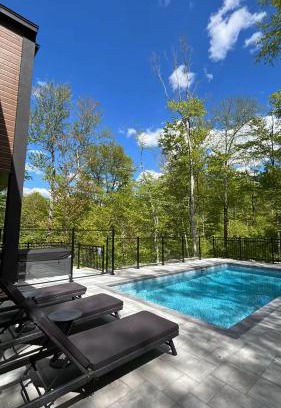 La Conception Ski Chalet | Mountain View Retreat with Private Hot Tub & Pool