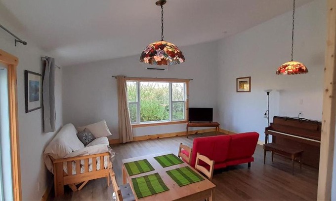 Lunenburg House | Red Roof Bed & Breakfast