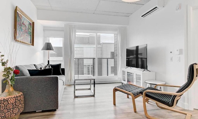 Saint-Roch Apartment | SMTH OLD SMTH NEW - Superbe Condo Nouvo St-Roch