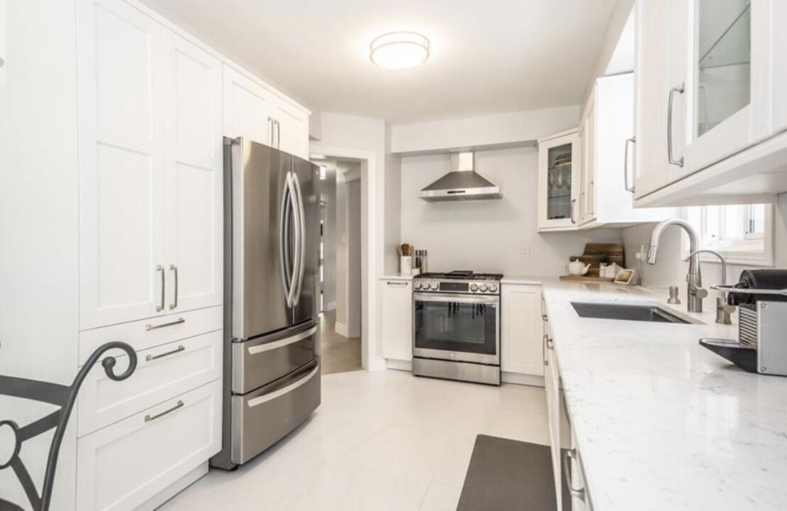 North Dumfries House | Bright Modern Executive Home