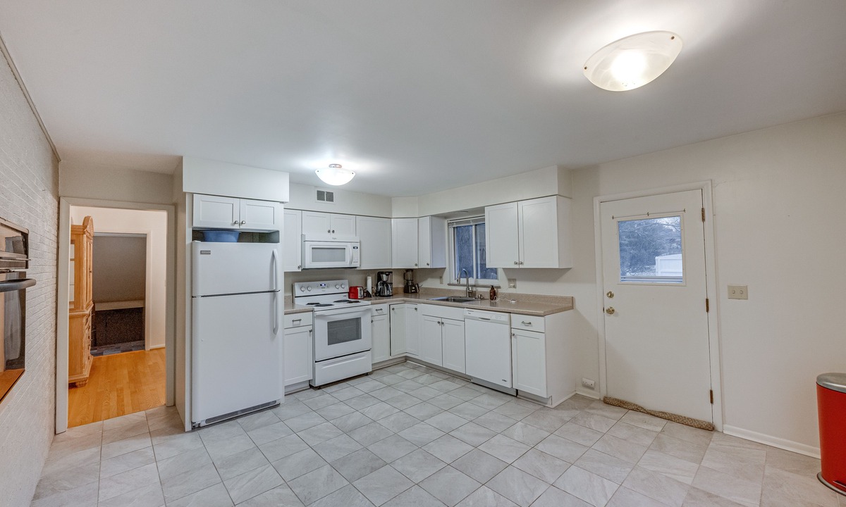 Burns Park Cottage | Quiet Ann Arbor Home - 2 Mi to Michigan Stadium!