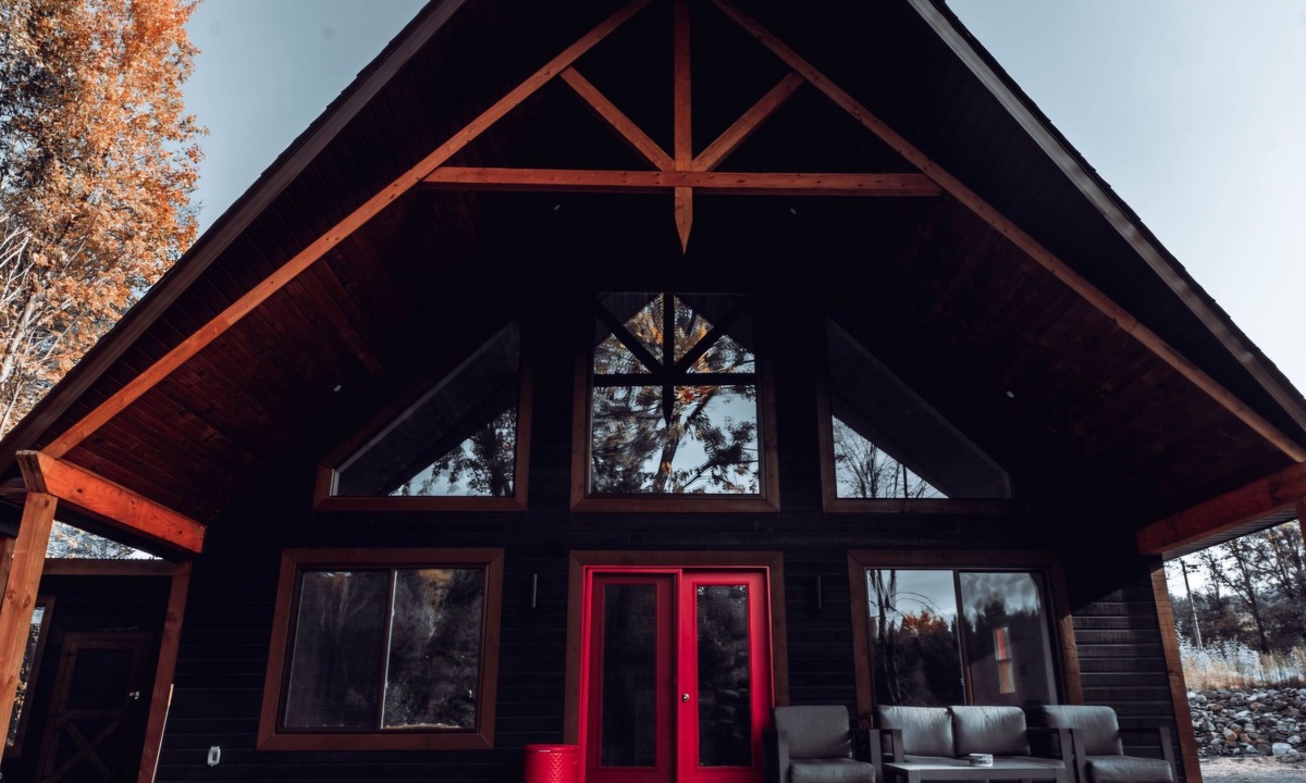 Mansfield-et-Pontefract Ski Chalet | Tranquility and peace are top of mind when visiting this Luxe Cabin!