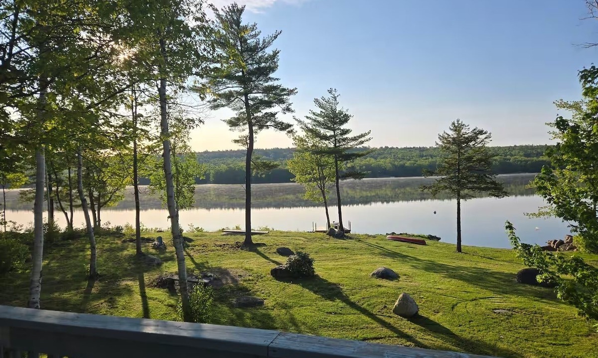 Smiths Corner House | Lakeside Cottage Retreat-Your Year Round Getaway