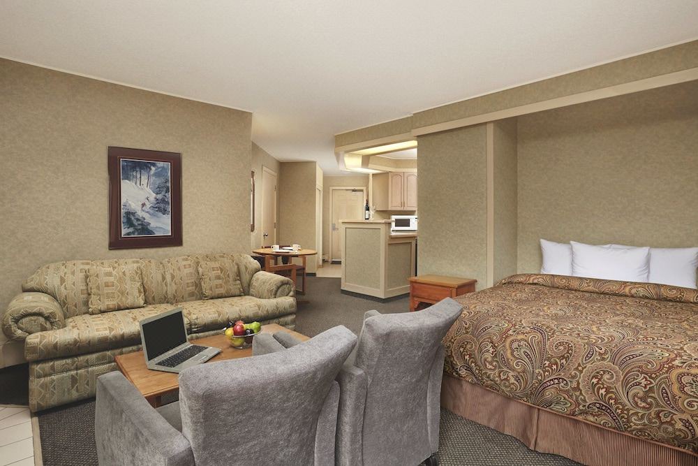 Photo of Livingroom in Lake Louise