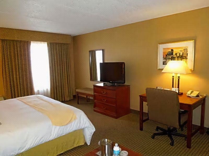 Photo of Bedroom in North Olmsted