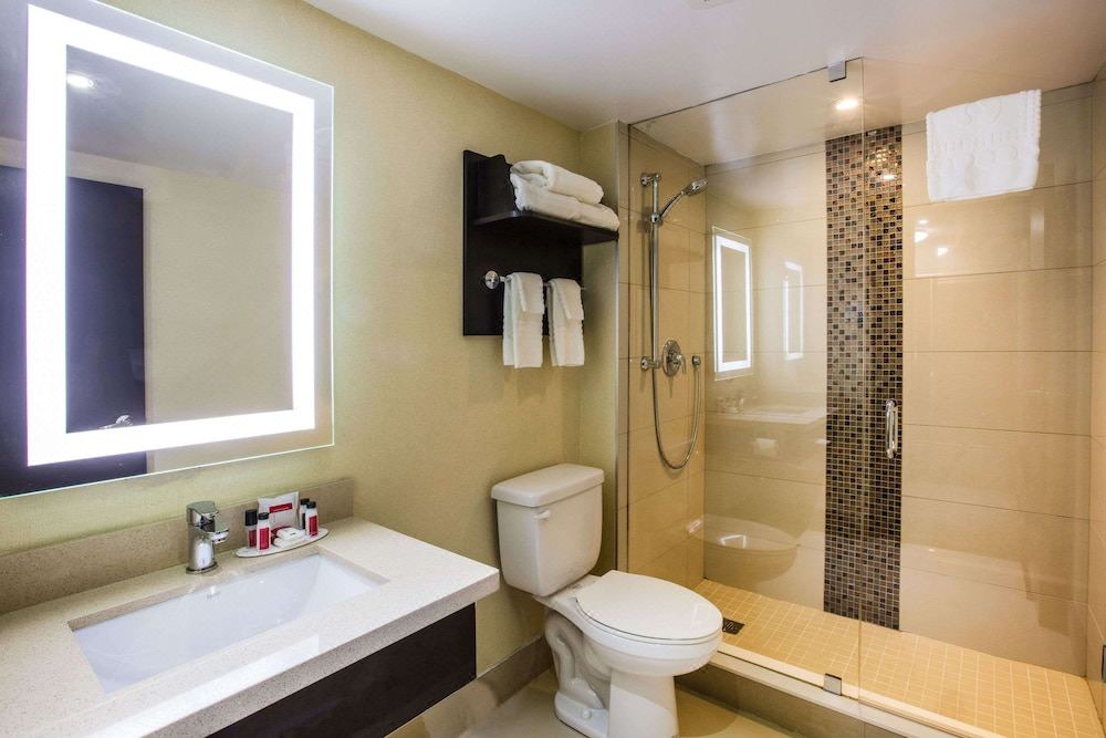 Photo of Bathroom in Georgina
