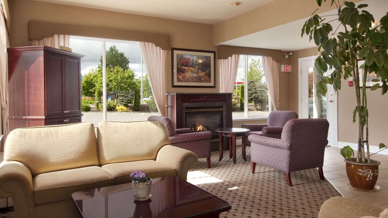 Photo of Livingroom in Langley