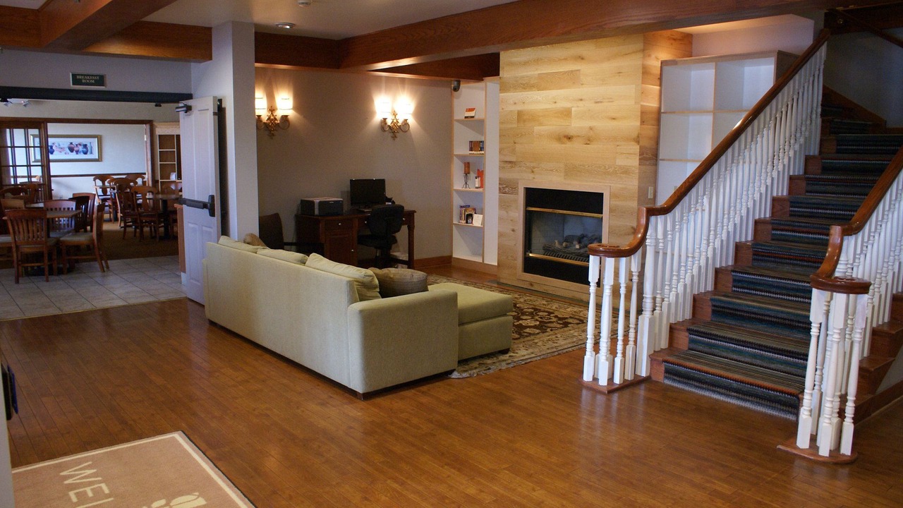 Photo of Livingroom in Lansing