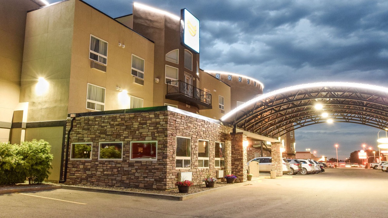 Photo of Buildings in Medicine Hat