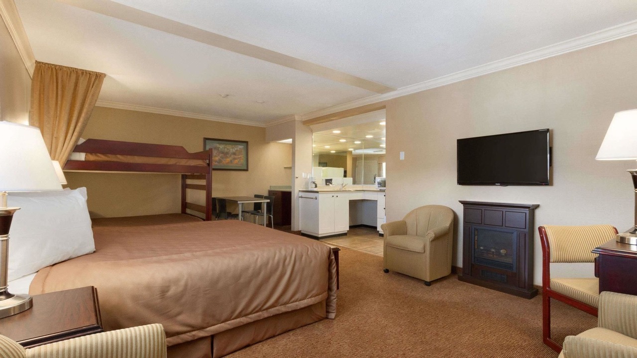 Photo of Livingroom in Langley