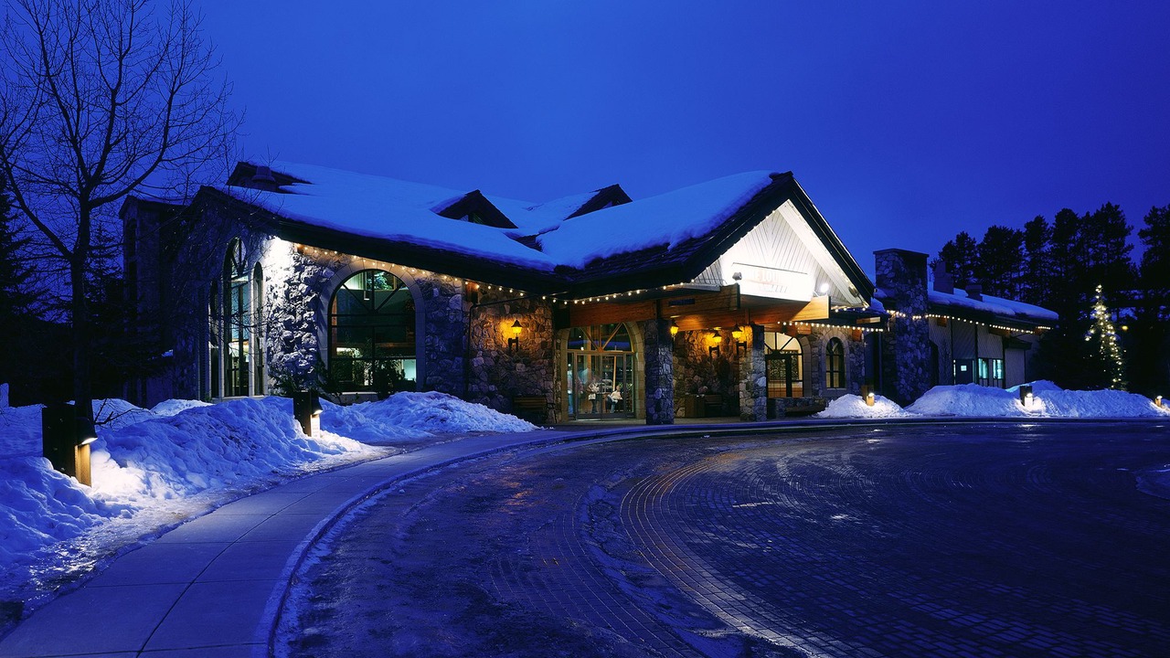 Photo of Buildings in Lake Louise