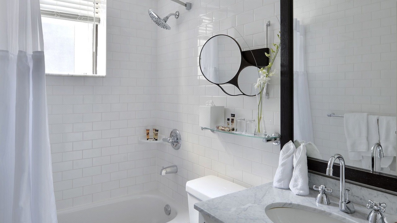 Photo of Bathroom in Byward Market - Parliament Hill