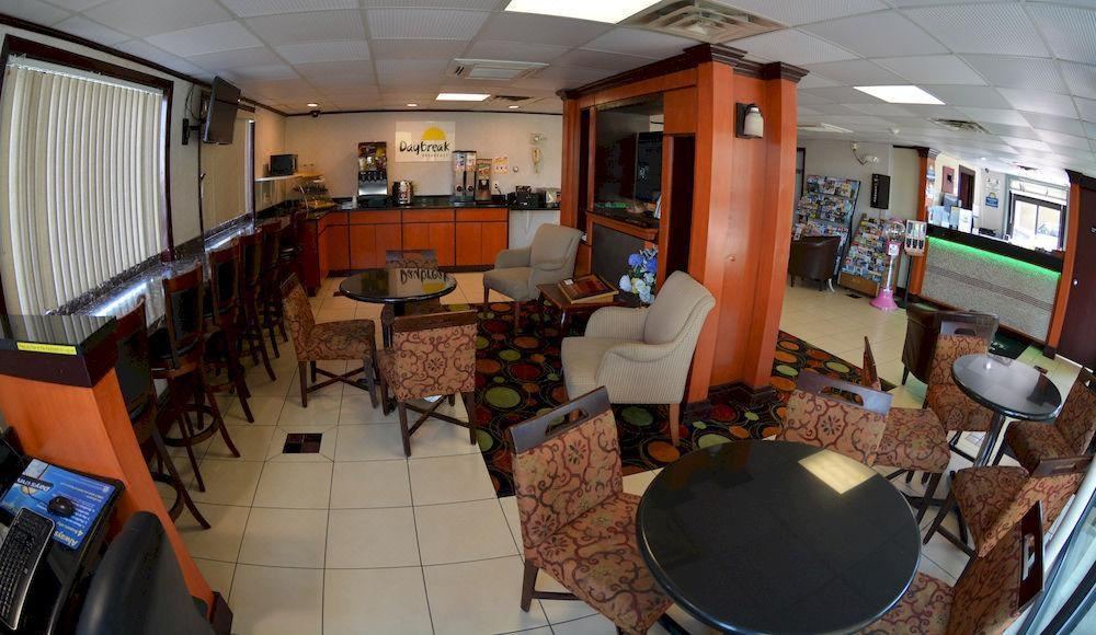 Photo of Livingroom in Tonawanda