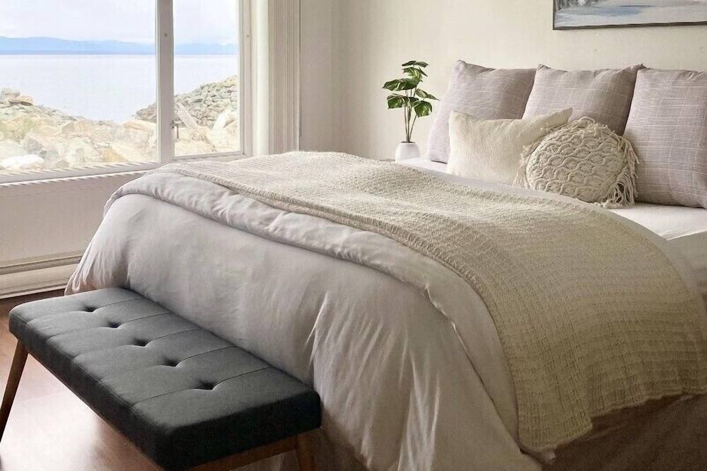 Photo of Bedroom in Campbell River
