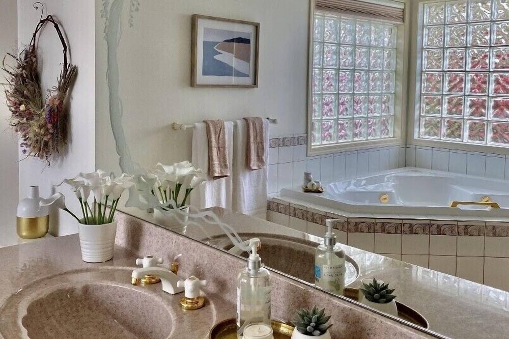 Photo of Bathroom in Campbell River