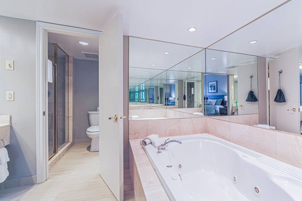 Photo of Bathroom in Oro-Medonte