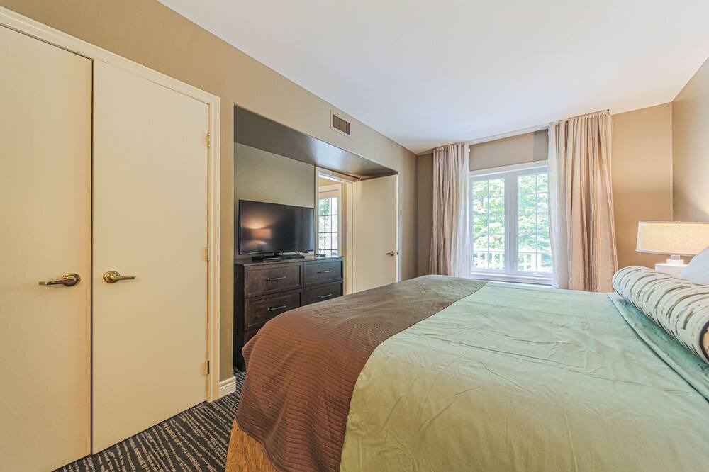 Photo of Bedroom in Oro-Medonte