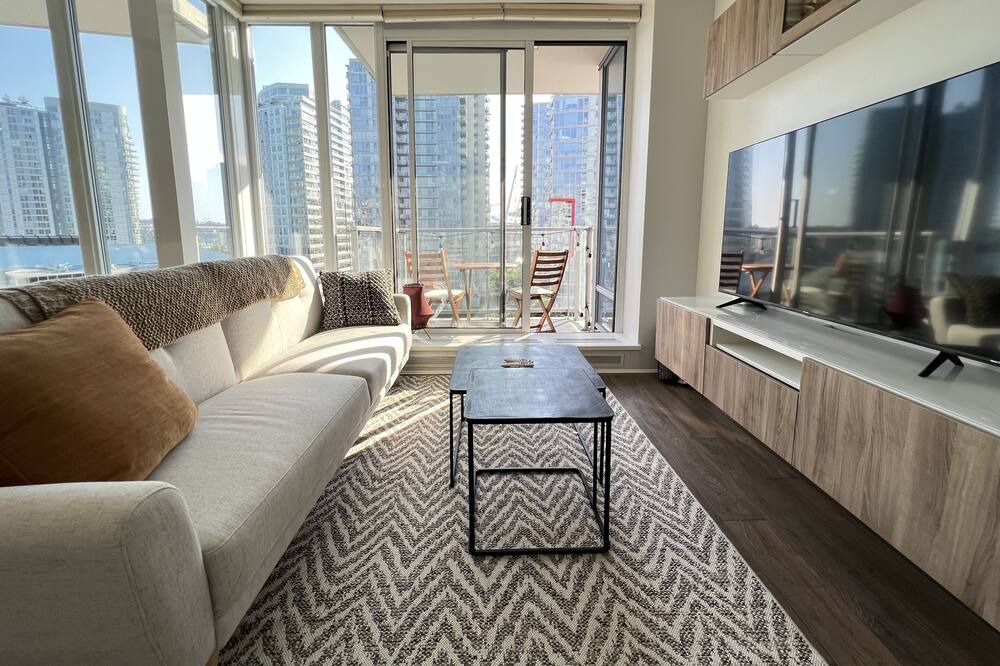 Photo of Livingroom in Crosstown