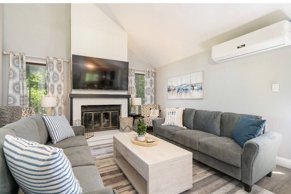 Photo of Livingroom in Lakeville