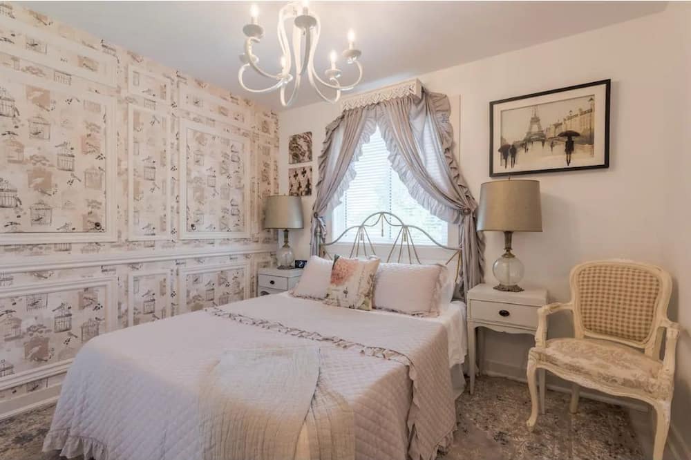 Photo of Bedroom in Greater Napanee