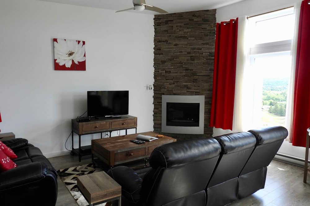 Photo of Livingroom in Sainte-Emelie