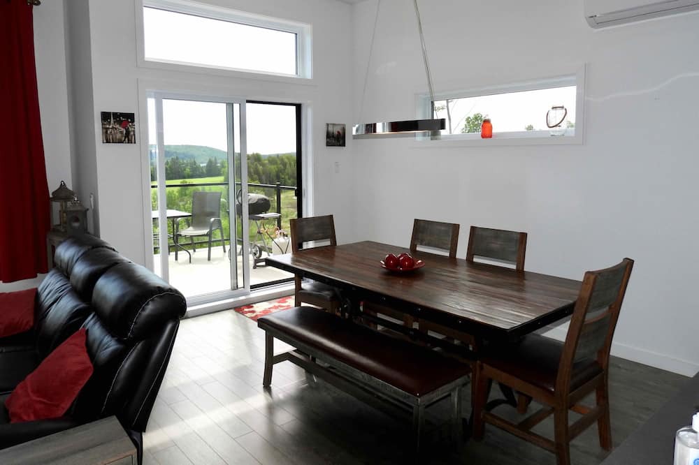 Photo of Livingroom in Sainte-Emelie
