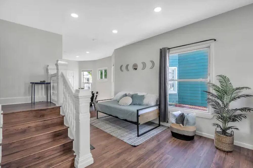Photo of Bedroom in Detroit - Shoreway