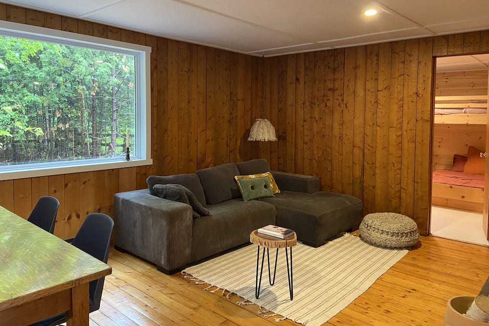 Photo of Livingroom in Notre-Dame-de-la-Merci