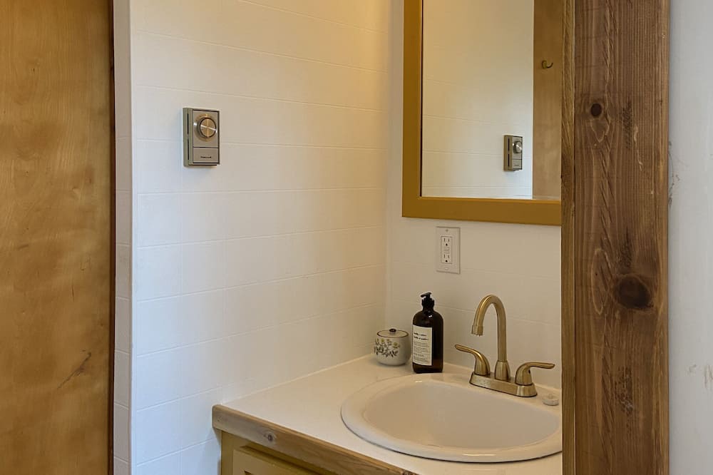 Photo of Bathroom in Notre-Dame-de-la-Merci